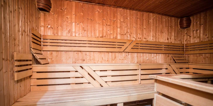 Léto pod Nízkými Tatrami s polopenzí, wellness a kartou slev