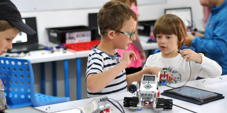 Ponořte se do světa robotů: show ROBO SUMO v New Village