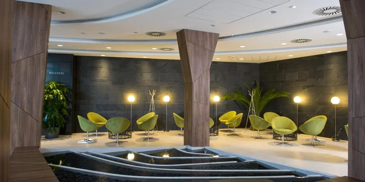 Pobyt v Egeru: 4* hotel jen pro dospělé, wellness, termály a polopenze