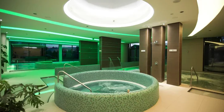 Pobyt v Egeru: 4* hotel jen pro dospělé, wellness, termály a polopenze