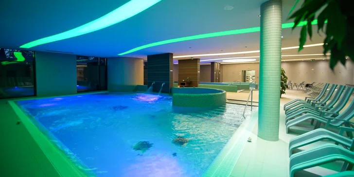 Pobyt v Egeru: 4* hotel jen pro dospělé, wellness, termály a polopenze