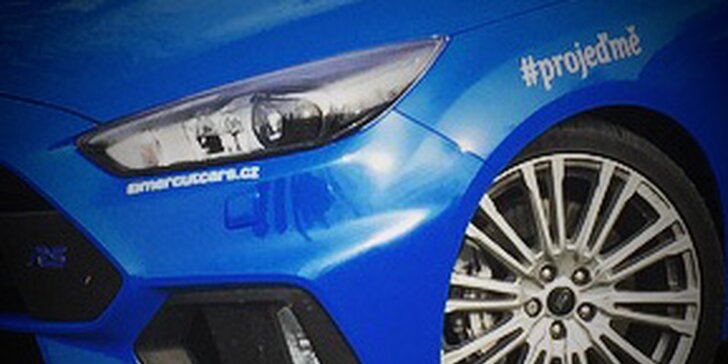 30 minut v supersportu: Ford Focus RS s palivem i bez