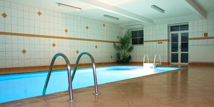 3denní relaxace s neomezeným vstupem do bazénu, vířivkou a polopenzí