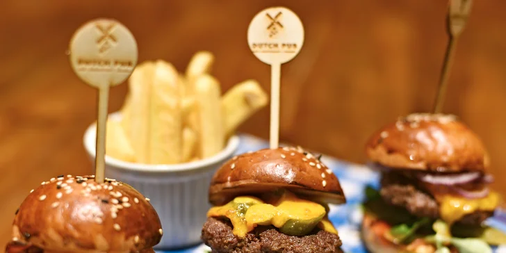Trojitý zásah: 3 miniburgery, hranolky a domácí tatarka pro 1 nebo 2 osoby