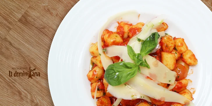 Degustační menu s vínem pro 2 osoby: lososový tataráček i domácí lívanečky