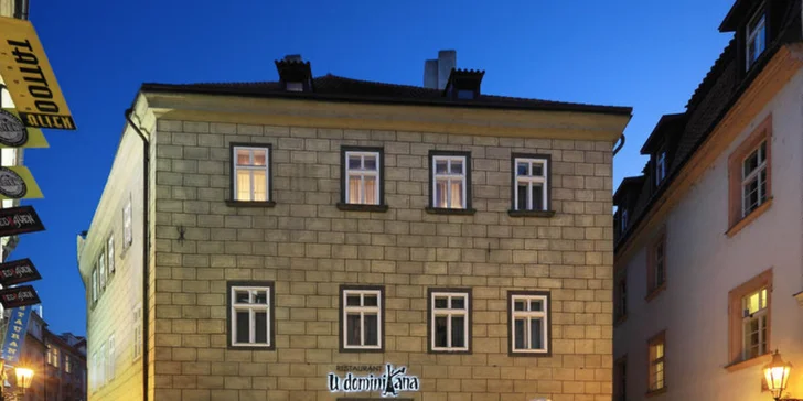 Pořádná svačina: největší hot dog v Praze a dva tupláky piva Radegast Ratar