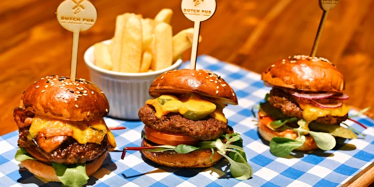 Trojitý zásah: 3 miniburgery, hranolky a domácí tatarka pro 1 nebo 2 osoby