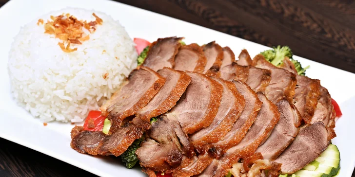 Vietnamské menu pro 1 či 2: Závitky nebo polévka a hlavní chod podle výběru