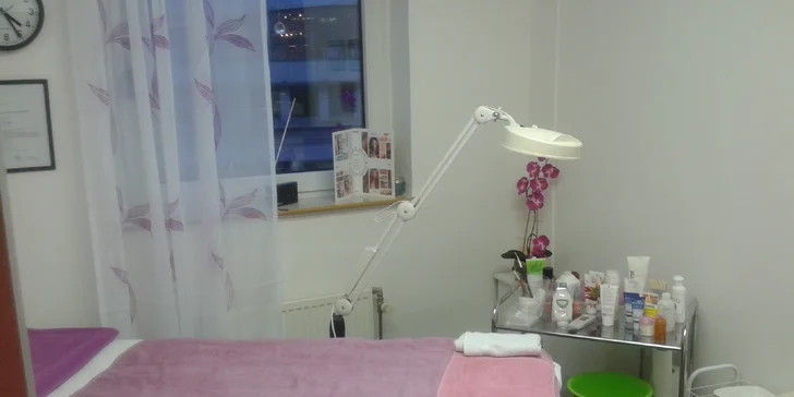 Kompletní relaxační kosmetická péče s masáží obličeje a dekoltu
