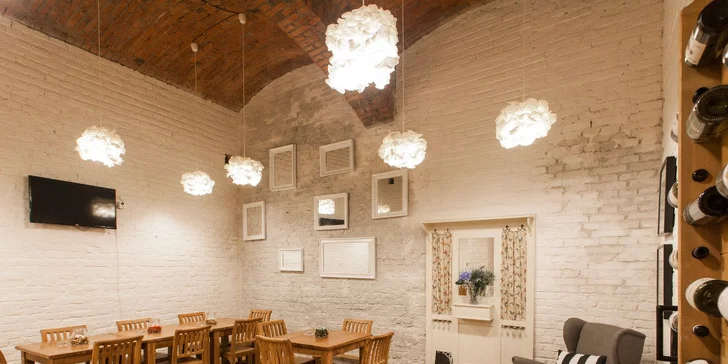 Otevřený voucher ke konzumaci v Mohaji Café na cokoli z nabídky