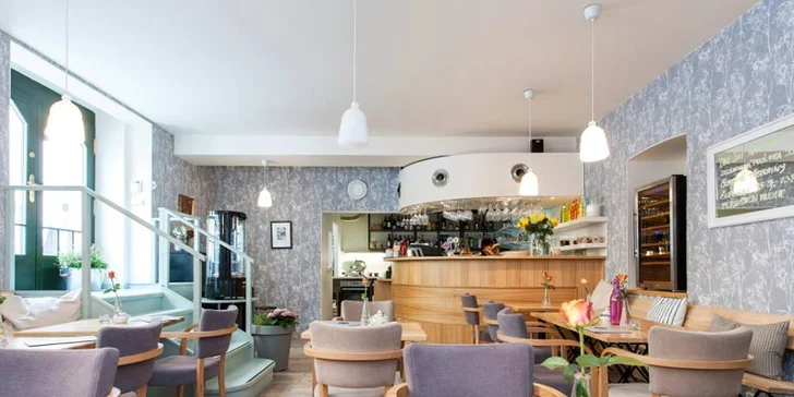 Otevřený voucher ke konzumaci v Mohaji Café na cokoli z nabídky