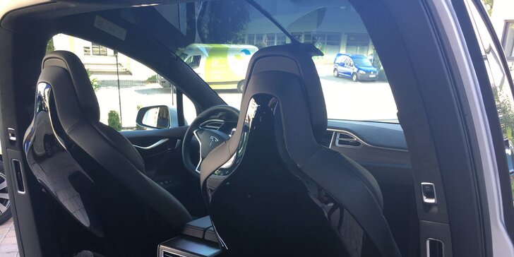 Svezte se v nejrychlejším elektromobilu: SUV Tesla X P90D na 15 min. i měsíc