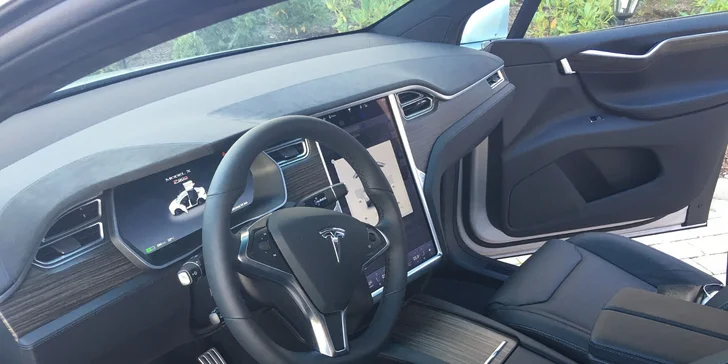 SUV Tesla X P90D: Nejrychlejší elektromobil v ČR s výkonem 770 koní