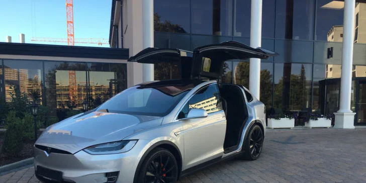 SUV Tesla X P90D: Nejrychlejší elektromobil v ČR s výkonem 770 koní