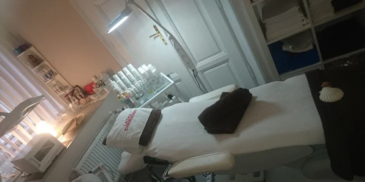 Breussova masáž: jemné doteky, které vám pomohou srovnat záda