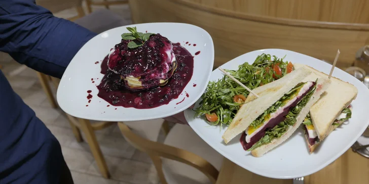 Otevřený voucher ke konzumaci v Mohaji Café na cokoli z nabídky