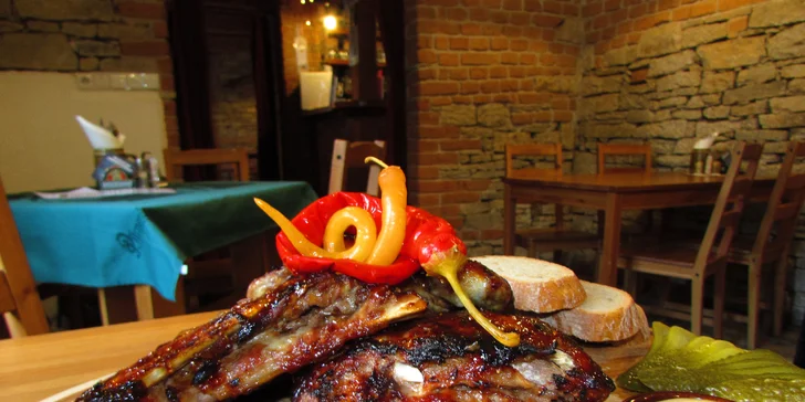 Dobrota jak ze sna: 1 kg pečených vepřových žeber v BBQ omáčce