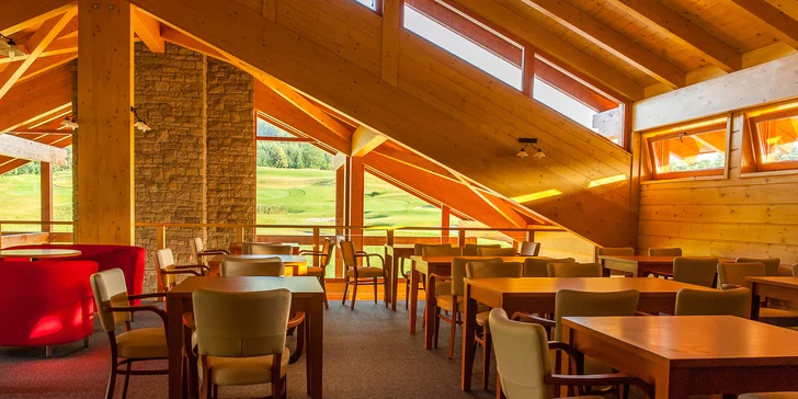 Golfový pobyt v Beskydech: neomezený vstup na green, snídaně a masáž