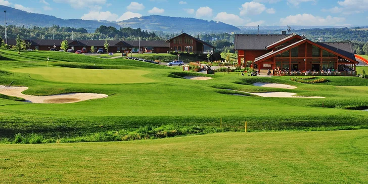Golfový pobyt v Beskydech: neomezený vstup na green, snídaně a masáž