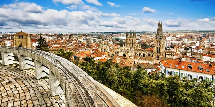 Svatojakubskou cestou přes Lurdy do Santiaga de Compostela: 7x nocleh, snídaně