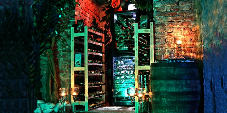Božská relaxace v romantickém wellness s vinotékou a filmem pro dva