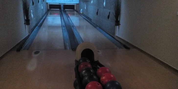 Skvělá zábava na 60 minut: Bowling až pro 6 hráčů v centru Třeboně