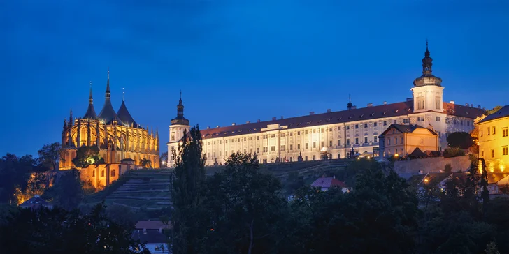 Relax v Kutné Hoře: apartmán v centru, bylinná koupel i 3chodová večeře