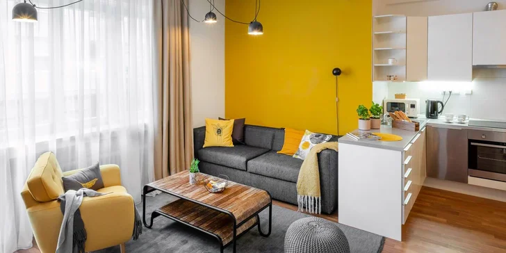Hlavu složíte ve Studiu (22 m²), které vyniká moderním designem v kombinaci žluté a šedé barvy a dřeva.