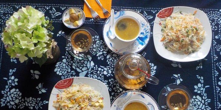 Tříchodové kantonské menu s rýžovými nudlemi a kvetoucím čajem pro dva