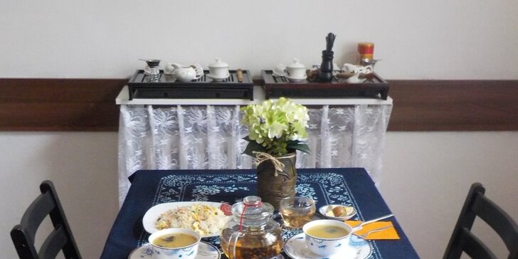 Menu pro dva: litr čaje i jídlo dle výběru v kavárně s nádechem čínských tradic
