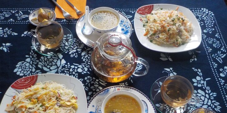 Tříchodové kantonské menu s rýžovými nudlemi a kvetoucím čajem pro dva