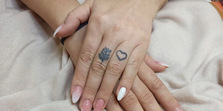 Ukážka práce profesionálnych manikériek v salóne B&M Beauty
