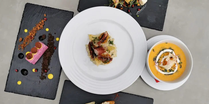 5chodové menu pro 2 gurmány: carpaccio, hovězí brisket nebo grilovaná chobotnice i parfait