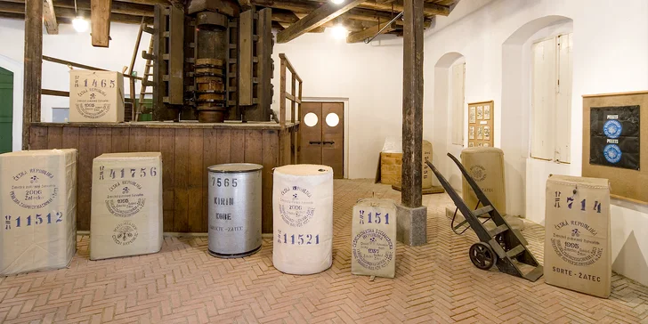 Součástí muzea jsou i historické stroje a nářadí.