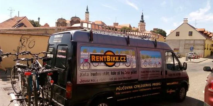 Projeďte se Brnem: celodenní pronájem elektrokola včetně helmy a zámku