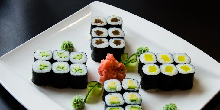 Sushi sety: 20 až 31 kusů, varianta s polévkou Miso i vegetariánská