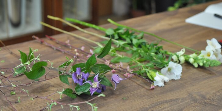 Kurzy floristiky v Květinovém Ateliéru: naučte se vázat krásné kytice