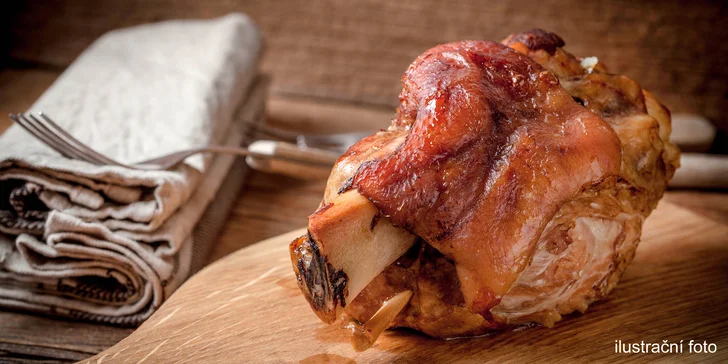 Uzené vepřové koleno: 750g pochoutka s pečivem i vším ostatním