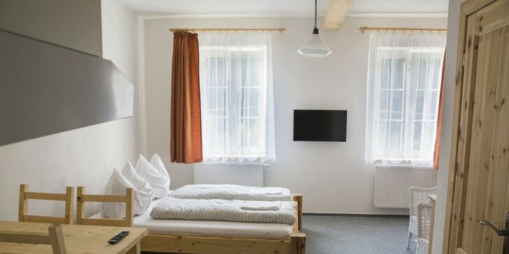 Lyžování i jarní pohoda v Beskydech pro páry i rodiny: apartmán se snídaní