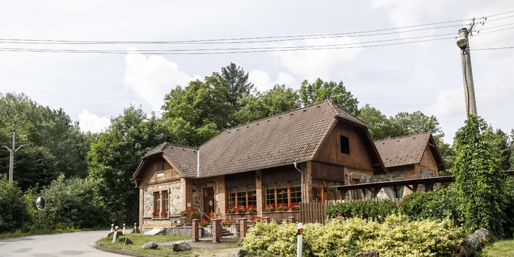 Kdyby se vám nechtělo vařit, sáhněte po variantě se snídaní či polopenzí. Na jídlo budete chodit do vedlejšího penzionu.