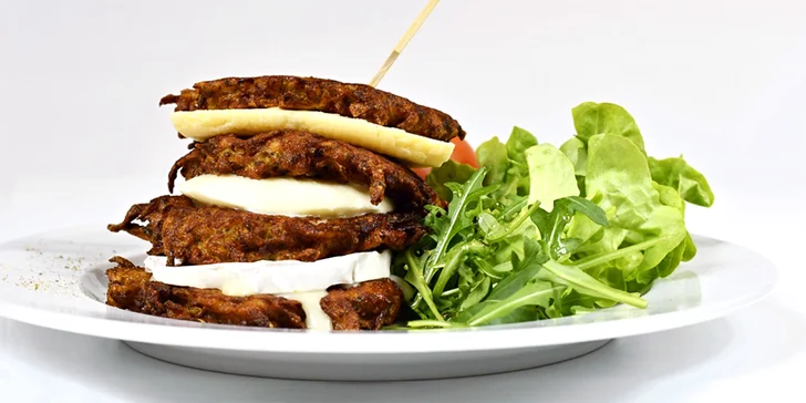 Bramborákové menu pro dva: česnečka, bramboráčky dle výběru a dezert