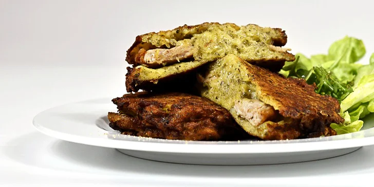 Bramborákové menu pro dva: česnečka, bramboráčky dle výběru a dezert