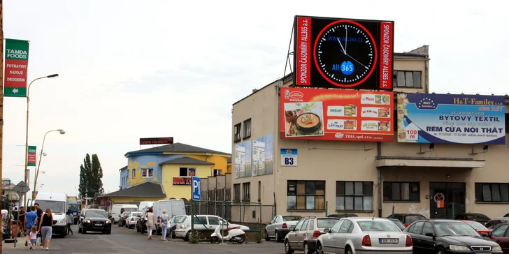 2hodinová exkurze s průvodcem do obchodního centra SAPA