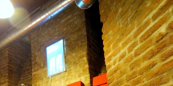 Čtyřlitrové XXL drinky pro 8 osob v baru PitStop