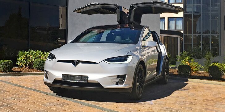 Svezte se v nejrychlejším elektromobilu: SUV Tesla X P90D na 15 min. i měsíc