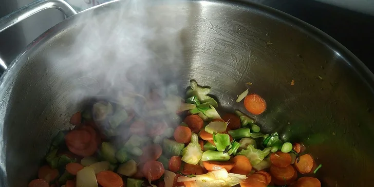 Kurz vegetariánského vaření: indický eintopf, kofty, kořeněná raita a halva