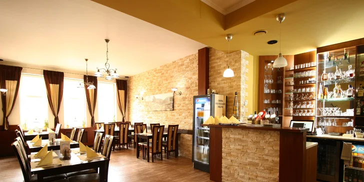 Řecké 4chodové menu pro dva: předkrm, vývar, hlavní chod dle výběru a dezert