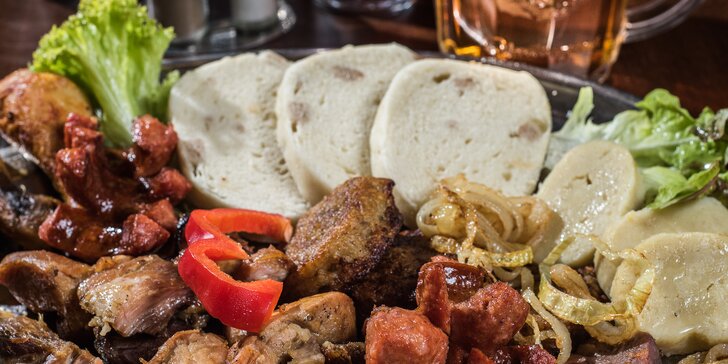 Kilo masa a kilo příloh v restauraci pod hradem Špilberk: porce až pro 4 osoby