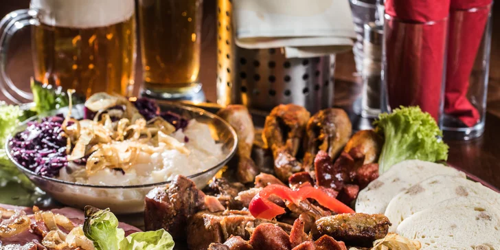 Kilo masa a kilo příloh v restauraci pod hradem Špilberk: porce až pro 4 osoby