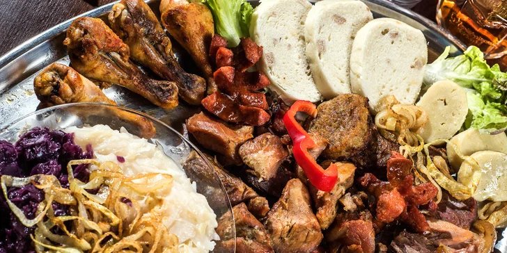 Kilo masa a kilo příloh v restauraci pod hradem Špilberk: porce až pro 4 osoby